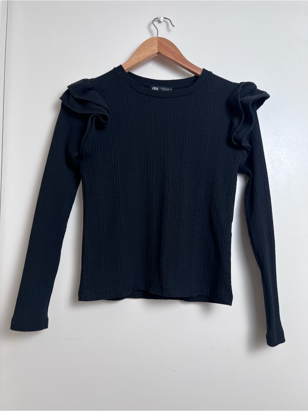 Zara Black Ribbed Knit Ruffle Shoulder Top Size Small Long Sleeve